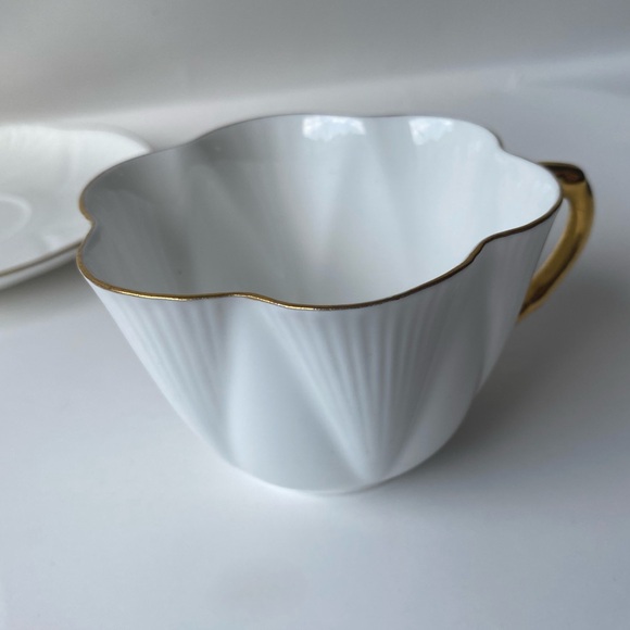Shelley Tea Cup and Saucer W/ Gold Trim - Picture 4 of 7